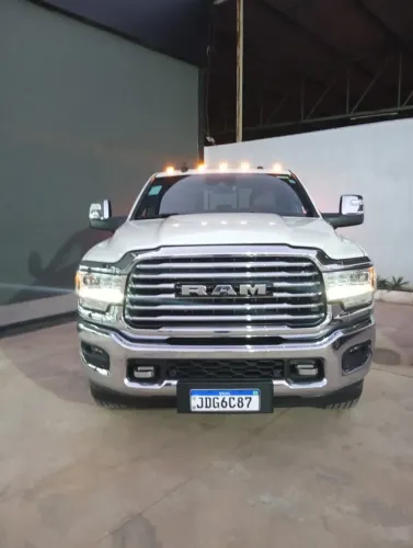 Ram 3500 Limited Longhorn 6.7 TB CD Diesel 2024