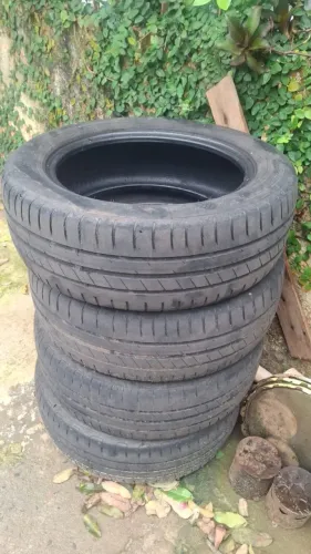 Vende-se Pneus (100 cada)