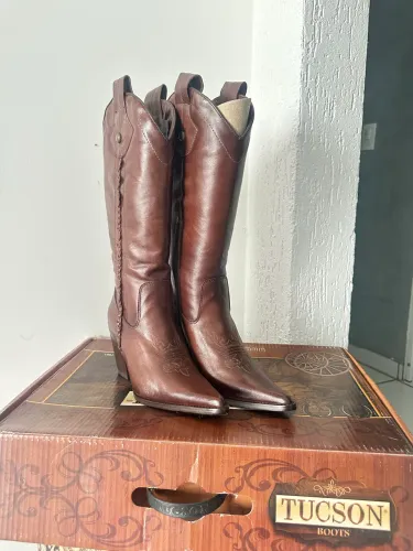 Bota bico fino texana 
