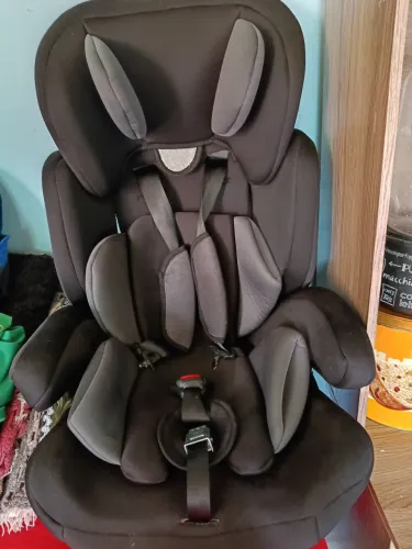 Cadeirinha de carro semi-nova