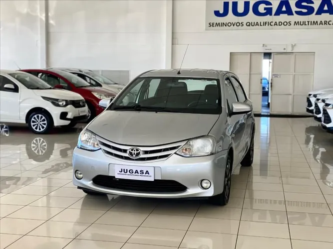 Toyota Etios X 1.3 Flex 16V 5P Mec. 2015