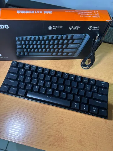 TECLADO MECÂNICO K61 60% - NOVO