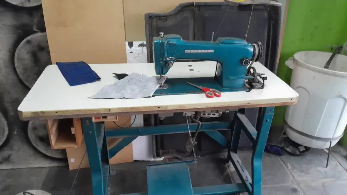 Máquina de costura industrial