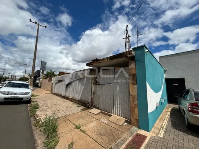 Venda de Casas / Comercial na cidade de São Carlos