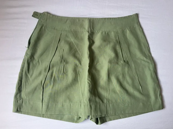 Short Saia verde