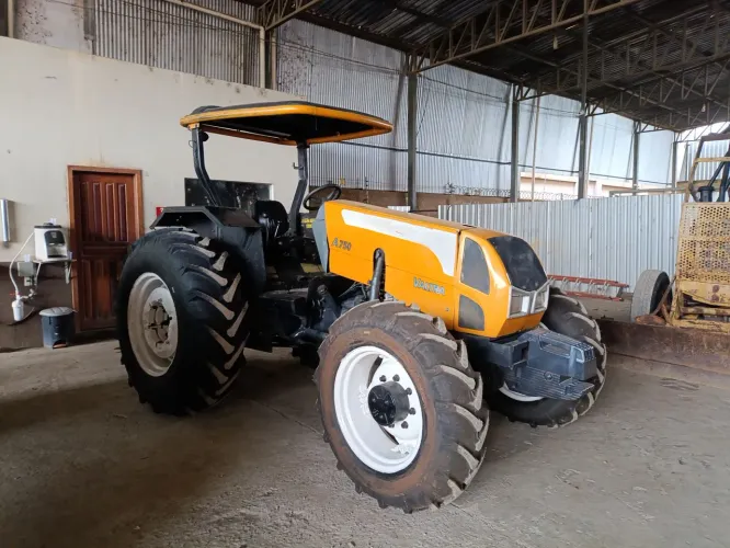 Trator Valtra A750 4x4 em Ariquemes 