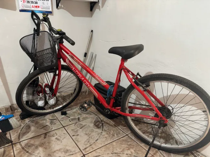 Vende-se uma bicicleta Colli Alegra City aro 26