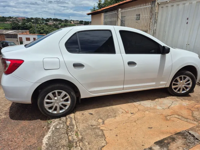 Renault Logan Life Flex 1.0 12V 4P Mec. 2021