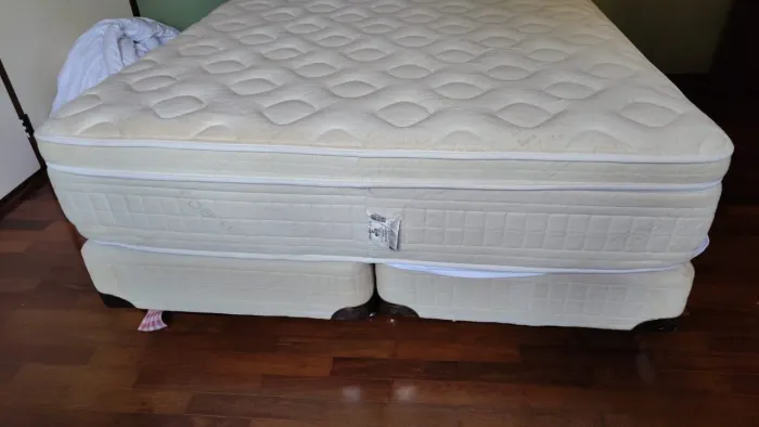 Vendo cama king semi nova