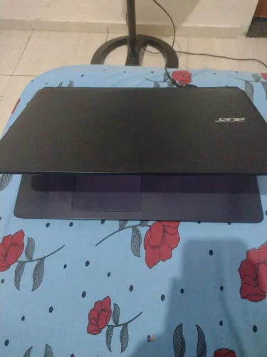 Notebook com carregador