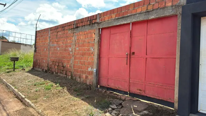 VENDO OU PASSO AGIO DE UMA CASA EM AÇAILÂNDIA