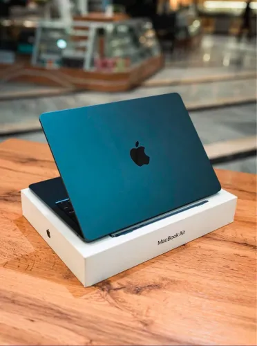 MacBook Air M3 midnight 256GB