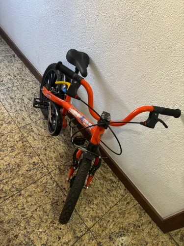 Bicicleta aro 16.