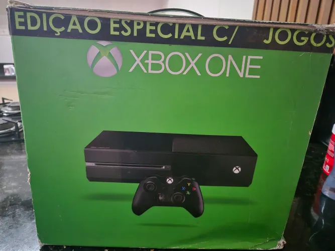 Oportunidade incrível! Xbox one completo e com caixa!!!CONTROLE E JOGOS!