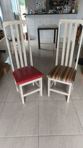 Conjunto de cadeiras de madeira (6 unidades)