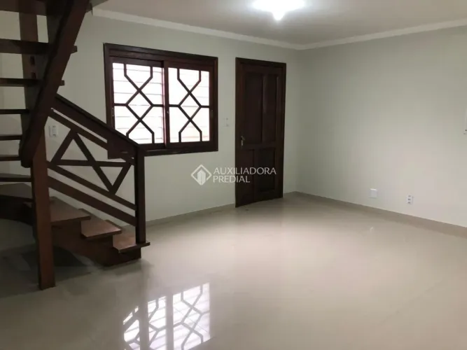 Sobrado para alugar com 3 quartos (1 suíte) no bairro Fátima - Canoas/RS