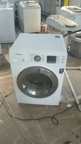 LAVADOURA SANSUNG MUITO NOVA DOU GARANTIA DE 3'MESES FAÇO A ENTREGA GRÁTIS