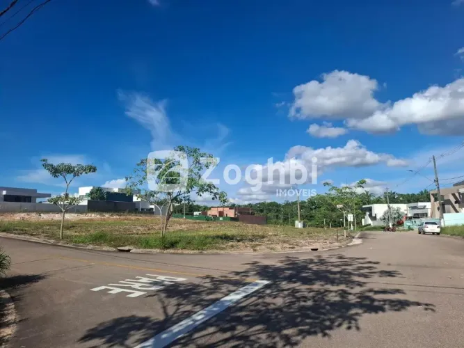 Condomínio Bosque do Madeira, Lote com 602 m² de Esquina