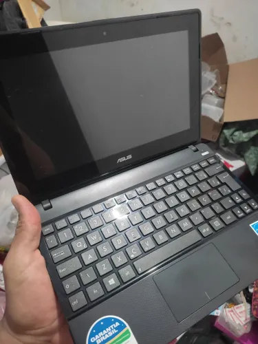 Notebook (funciona só direto na tomada) 