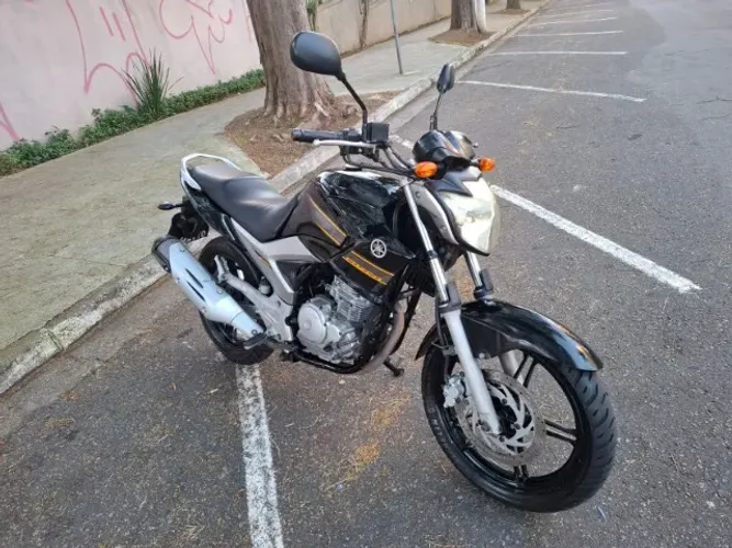 Yamaha YS 250 Fazer (Financio e Parcelo no Cartão de Crédito)