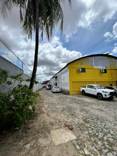 Imóvel para venda com 1366 metros quadrados em Bonsucesso - Fortaleza - CE