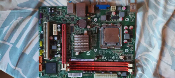 Vendo placa mãe de computador, DDR3,já com processador.