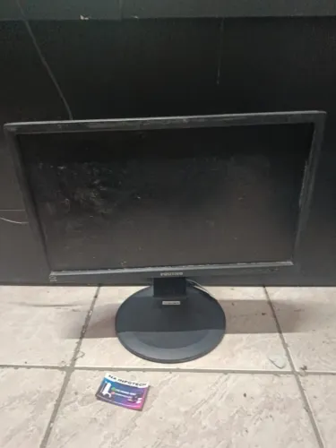 Monitor vira a tela