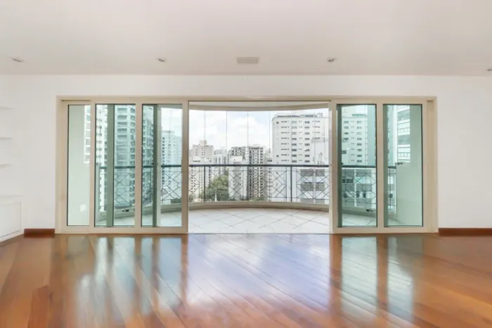 Apartamento para venda em Moema com 2 quartos, sendo 2 suítes, 138m²