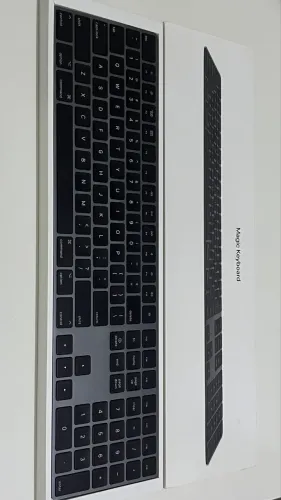 Apple Magic Keyboard A1843 Original - Teclado Numérico + Caixa e Cabo