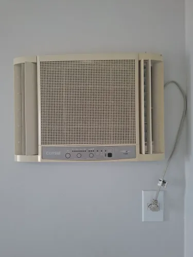 AR CONDICIONADO DE JANELA