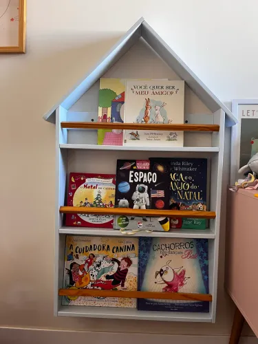 Prateleira porta livros