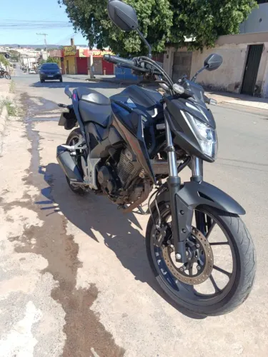 Moto CB 300
