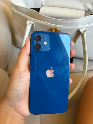 iPhone 12 azul