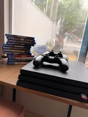 PlayStation 4 Pro 1TB - versão Call of duty: Modern Warfare