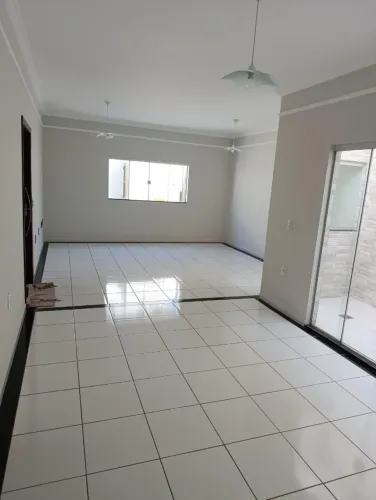 . Casa no Alto Umuarama | Suíte com Planejados, Fino Acabamento e Excelente Localização!
