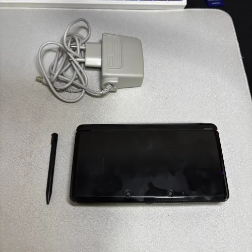 Nintendo 3DS Original Desbloqueado + Cartão 16GB + Case + Carregador