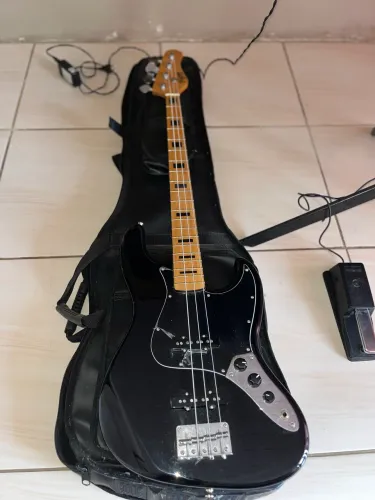 Baixo Elétrico 4 Cordas - Estilo Jazz Bass - Ótimo estado