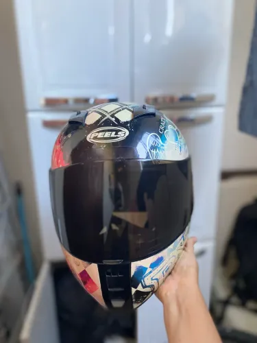 Capacete número 56