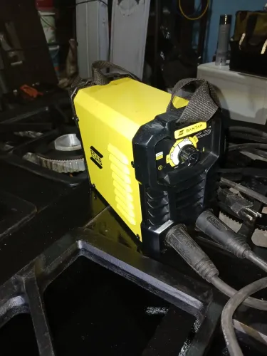 Maquina de solda inversora da marca ESAB 2.5