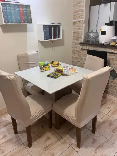 Conjunto Sala de Jantar - Mesa com Tampo de Vidro + 4 Cadeiras (Impecável)
