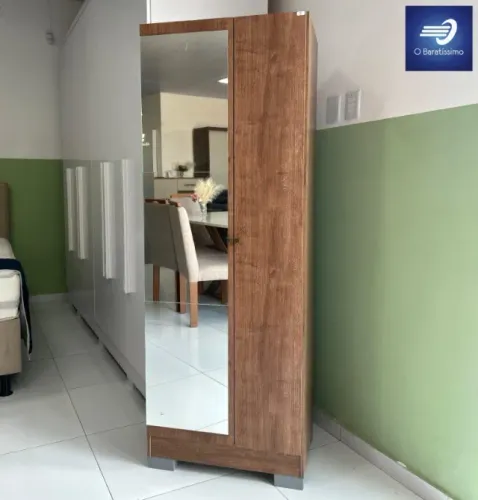 Armário Multiuso com Espelhos