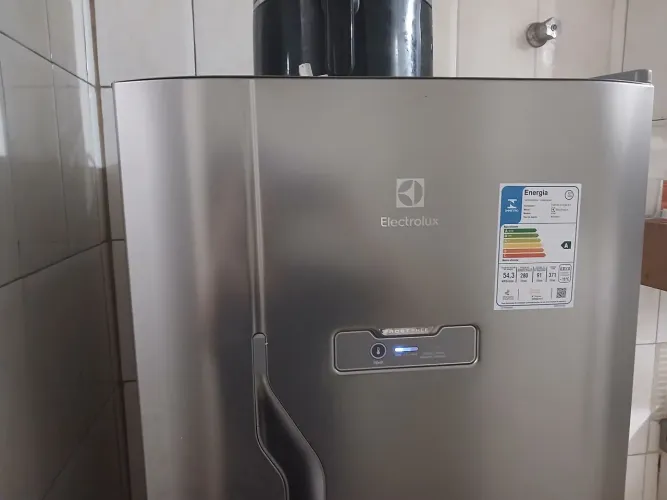 Geladeira electrolux dfx41