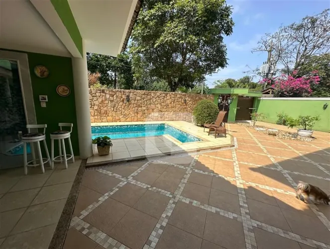 Casa espetacular casa tríplex localizada no prestigiado Condomínio Santa Mônica San Diego