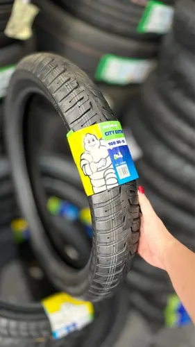 Pneu traseiro 100/80/18 Michelin
