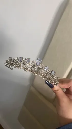 Tiara de Debutante Luxuosa com Strass - Prata | Perfeita para Festa de 15 Anos