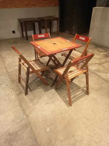 Jogo de mesa dobrável da Brahma usado