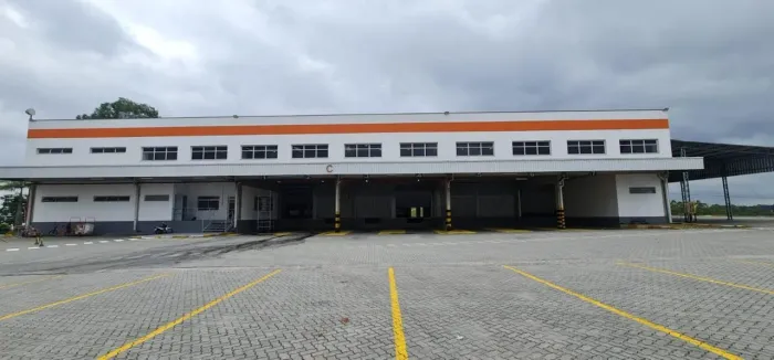 Galpão para Locação em Embu das Artes, Parque Pirajussara, 6 banheiros