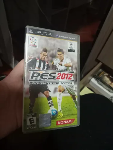 PES 2012 Jogo UMD PSP Completo<br>Levo na estações Jaraguá ou envio