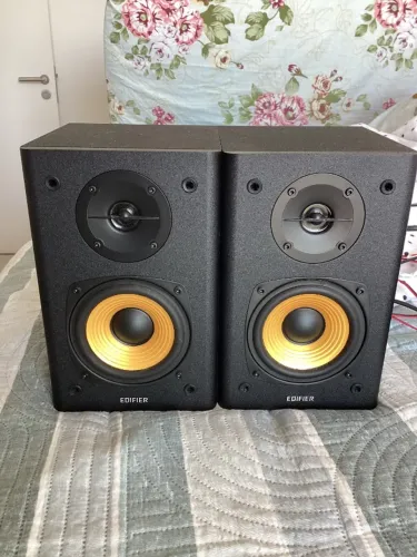 Monitor de Áudio R1000T4 Bivolt 24W RMS EDIFIER