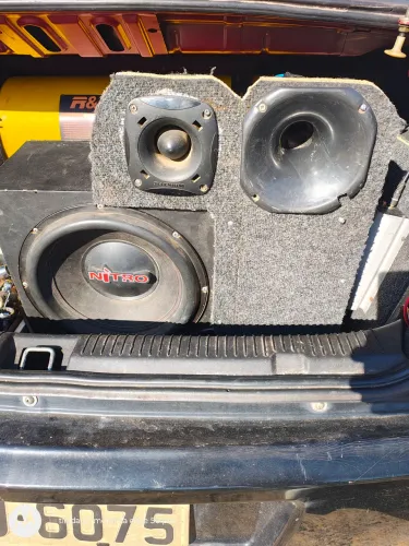 Vendo som automotivo